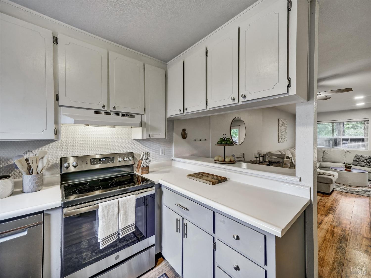 712 Racquet Club Circle Rohnert Park, CA 94928 - Photo 8 of 32