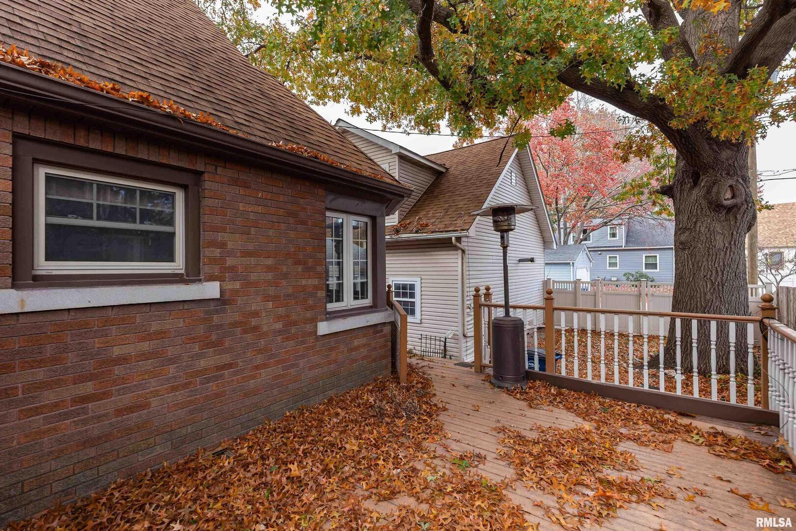2911 25th Avenue Moline, IL 61265 - Photo 3 of 28