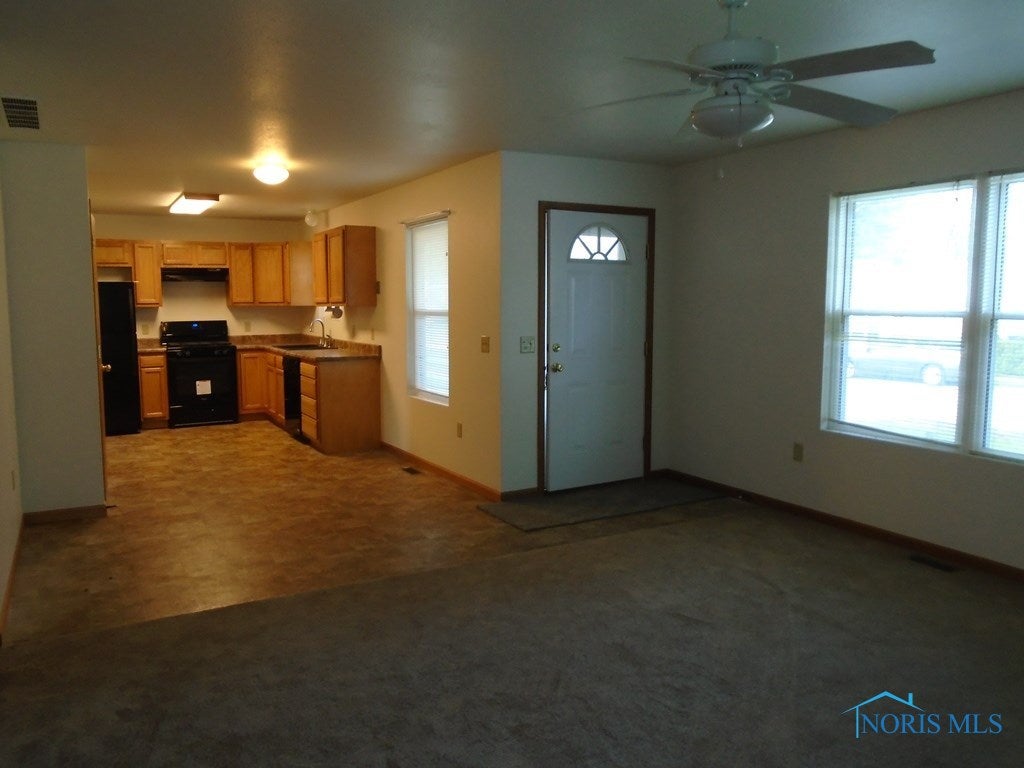 447 Waybridge Road Toledo, OH 43612 - Photo 4 of 13 Gallery Image 4
