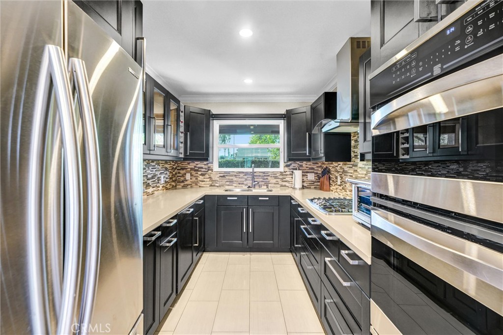 6830 Bothwell Road Reseda, CA 91335 - Photo 6 of 53