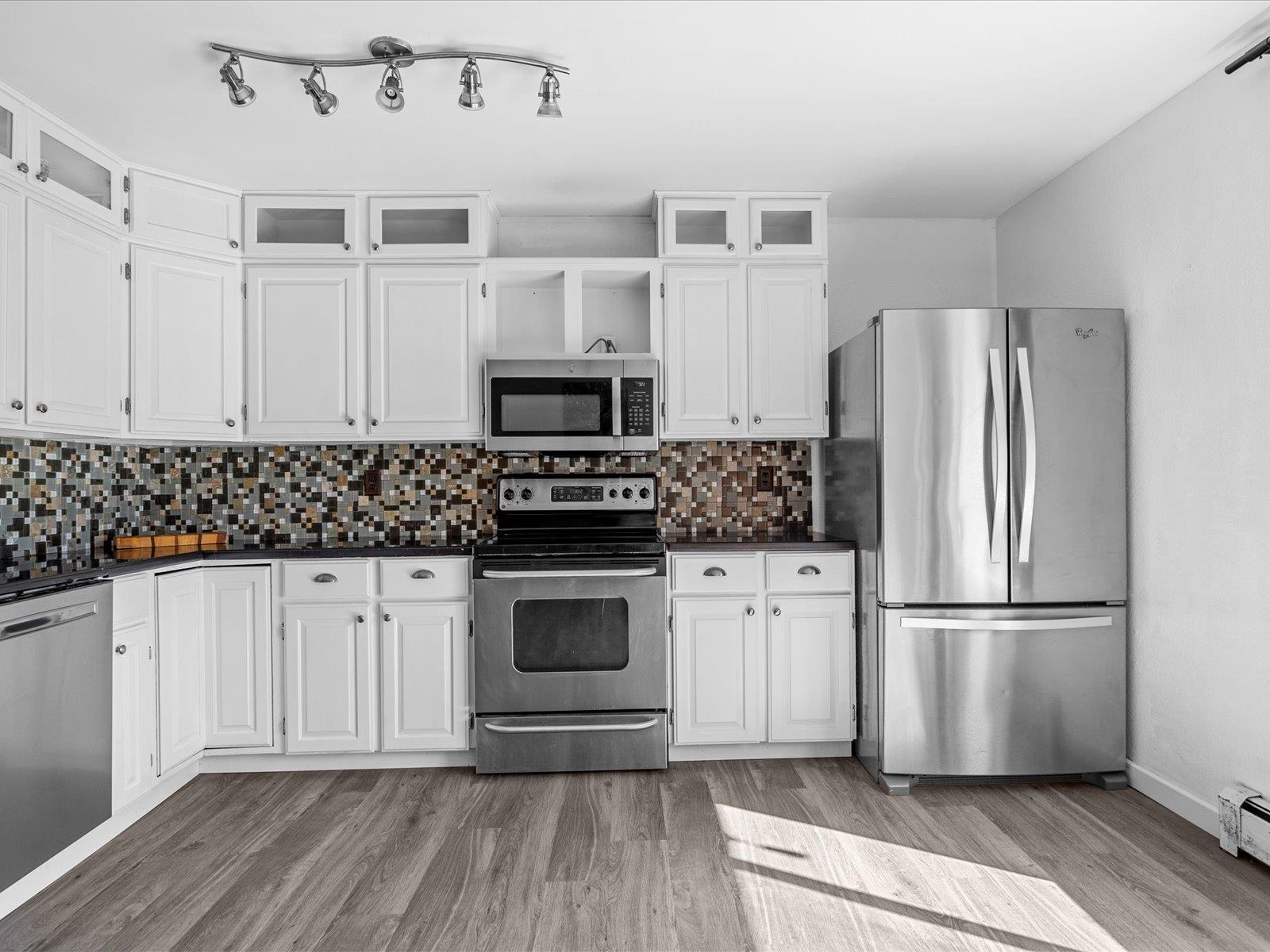 2369 1/2 Rana Road Grand Junction, CO 81507 - Photo 8 of 33 The suite of stainless steel appliances in the kit