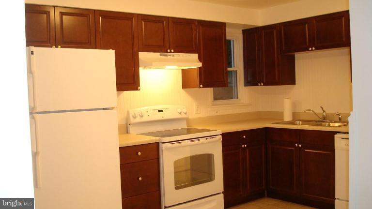 3000 Rolling Rd. Windsor Mill, MD 21244 - Photo 3 of 7 Kitchen