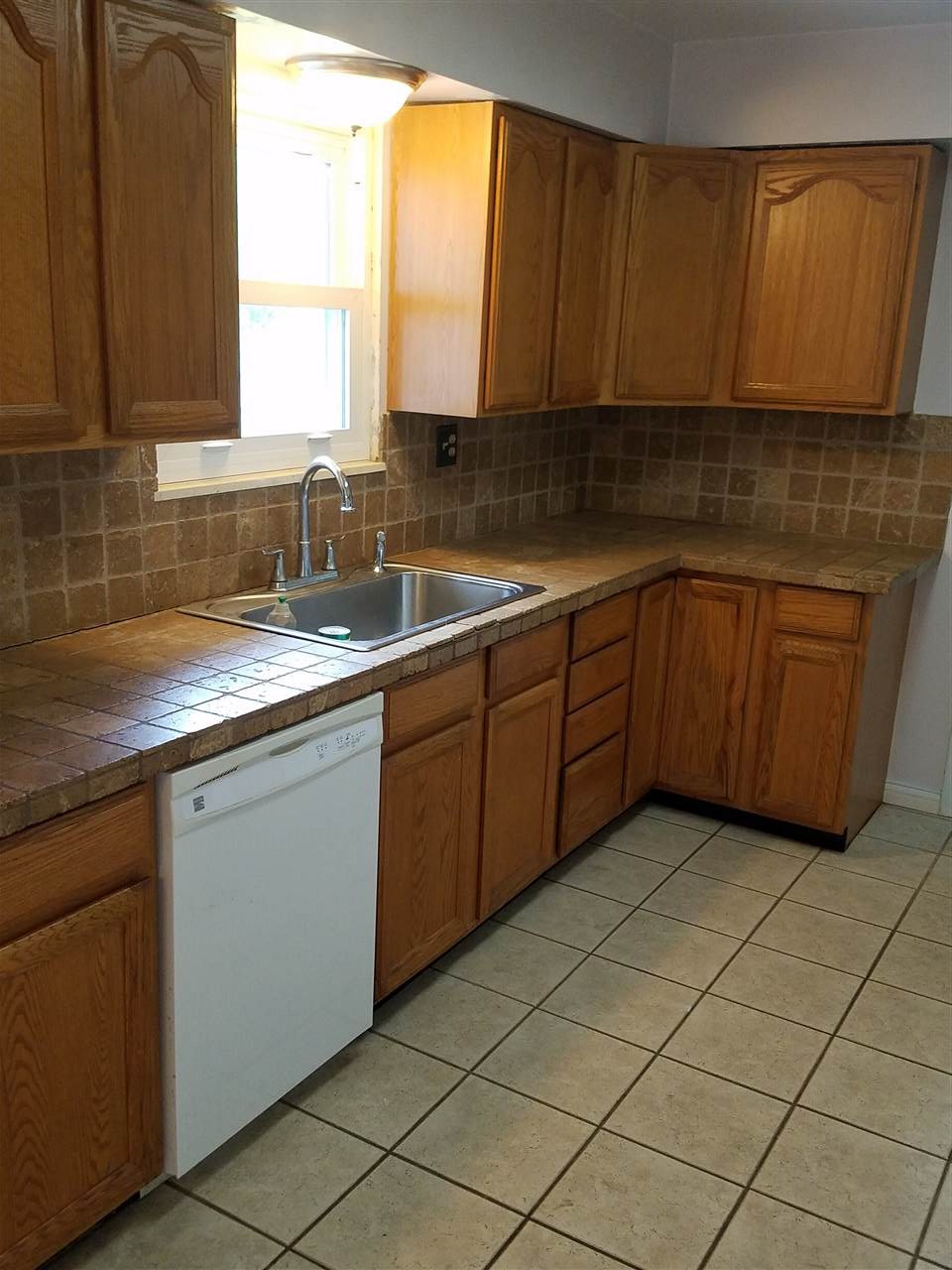 6406 Coldwater Road Flushing, MI 48433 - Photo 5 of 26