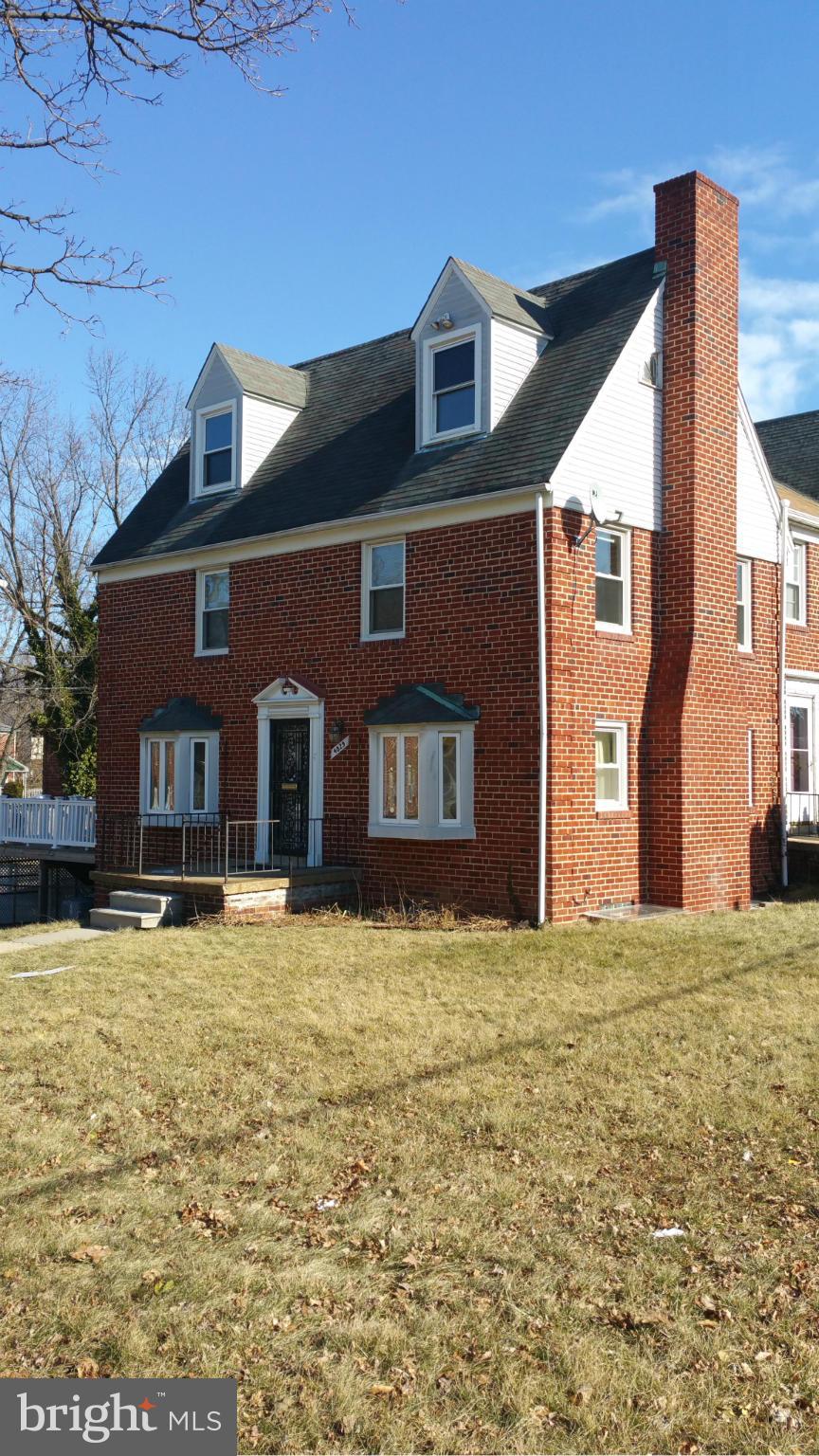 4829 Briarclift Road Baltimore, MD 21229 - Photo 4 of 10 Exterior (Front)