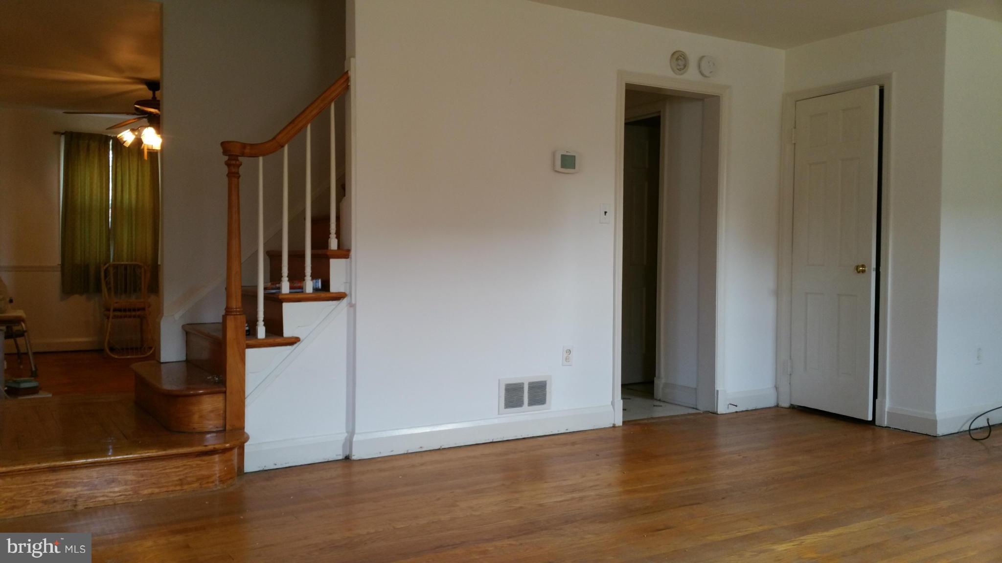 4829 Briarclift Road Baltimore, MD 21229 - Photo 5 of 10 Family Room