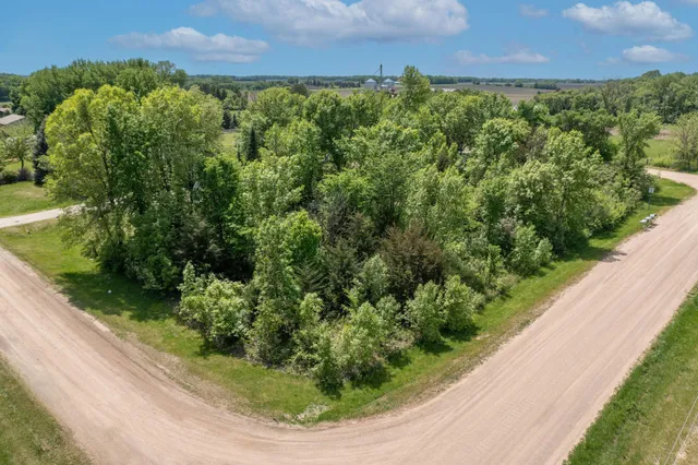 $60,000 | Xxx Woodview Lane, Le Center, MN 56057
