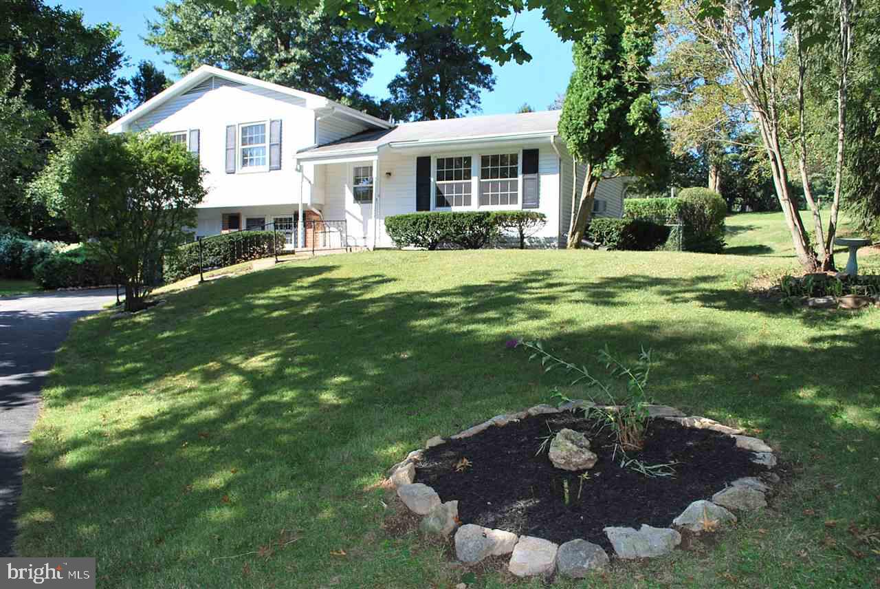 11 Hilltop Road Boiling Springs, PA 17007 - Photo 1 of 23 Gallery Image 1