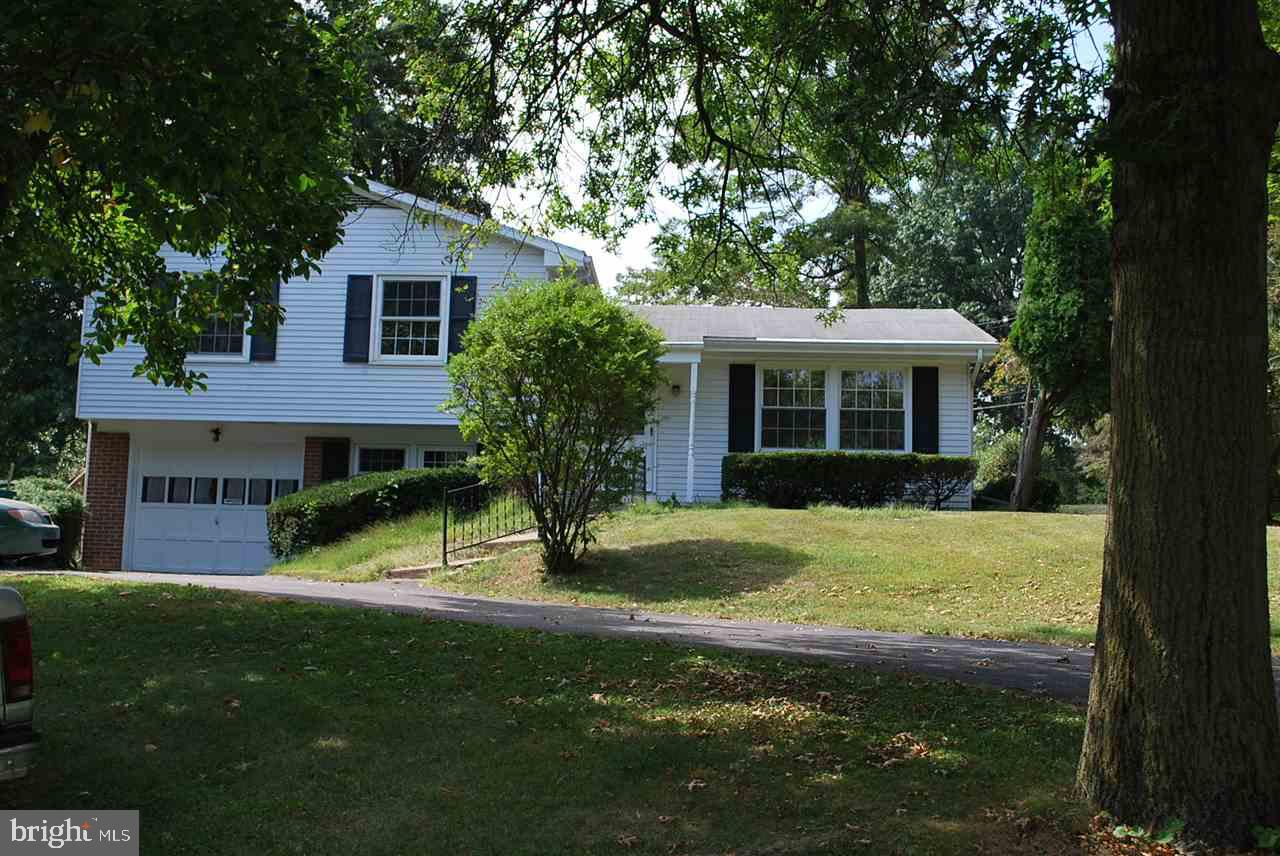 11 Hilltop Road Boiling Springs, PA 17007 - Photo 2 of 23 Gallery Image 2