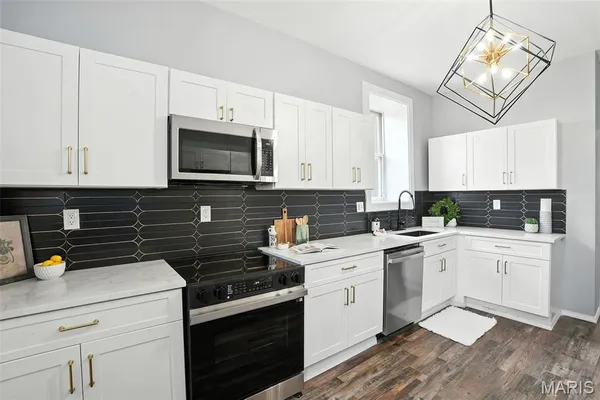 $299,000 | 4925 Fountain Avenue, St. Louis, MO 63113