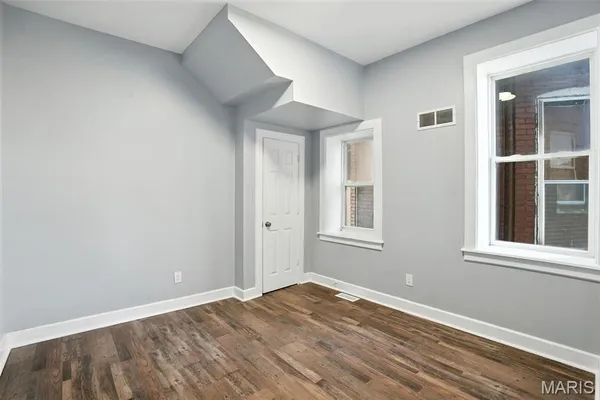 $299,000 | 4925 Fountain Avenue, St. Louis, MO 63113