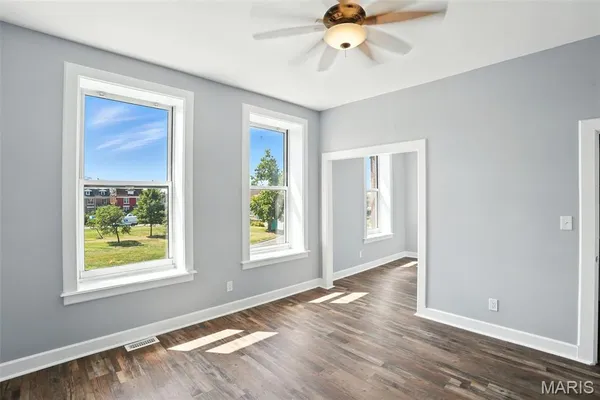 $299,000 | 4925 Fountain Avenue, St. Louis, MO 63113