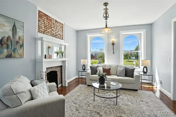 $299,000 | 4925 Fountain Avenue, St. Louis, MO 63113