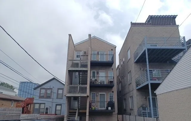 $399,900 | 1352 West Hubbard Street, Unit 4, Chicago, IL 60642