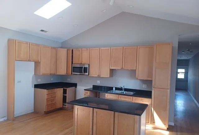 $399,900 | 1352 West Hubbard Street, Unit 4, Chicago, IL 60642