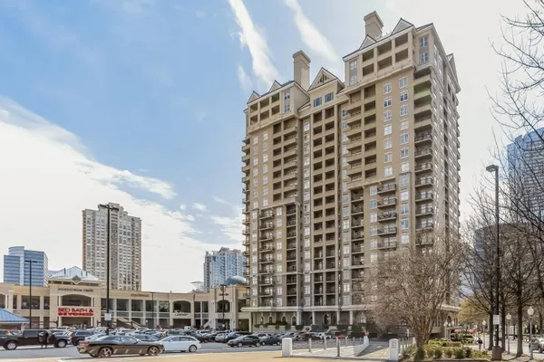 $2,800 | 3334 Peachtree Road Northeast, Unit 209, Atlanta, GA 30326