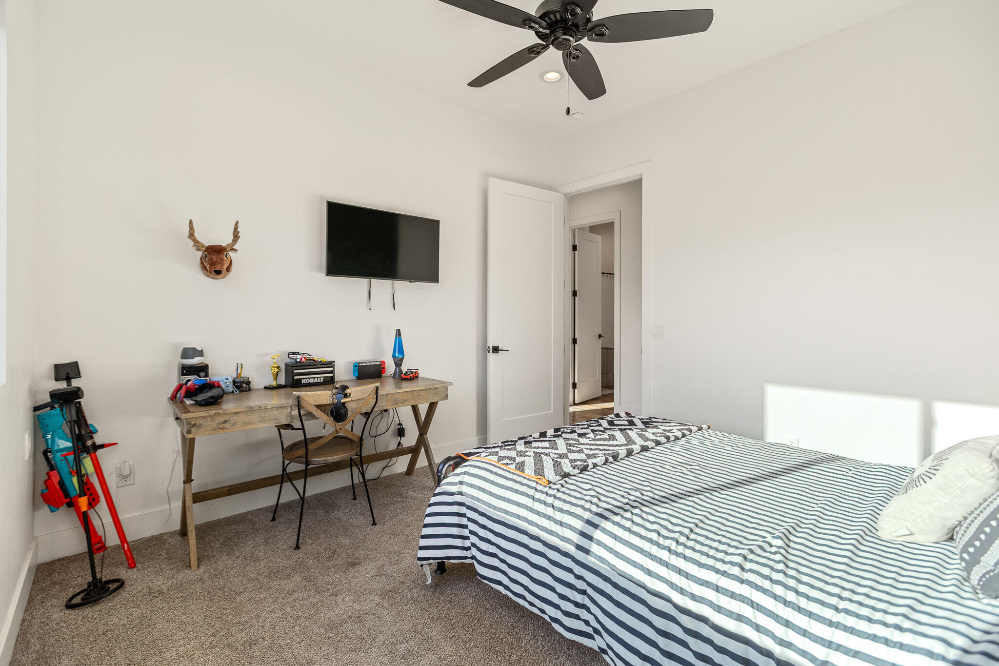 131 North Anderson Road, Unit B Exeter, CA 93221 - Photo 59 of 86 59 3rd Bedroom