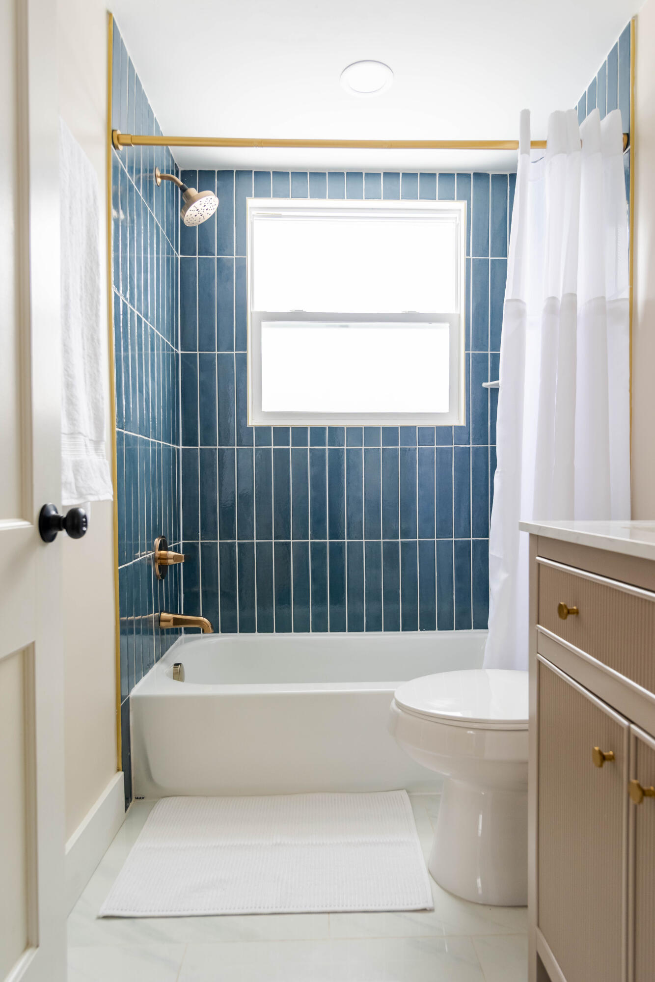 908 Spring Street Ann Arbor, MI 48103 - Photo 18 of 51 Unit 1 - Bathroom
