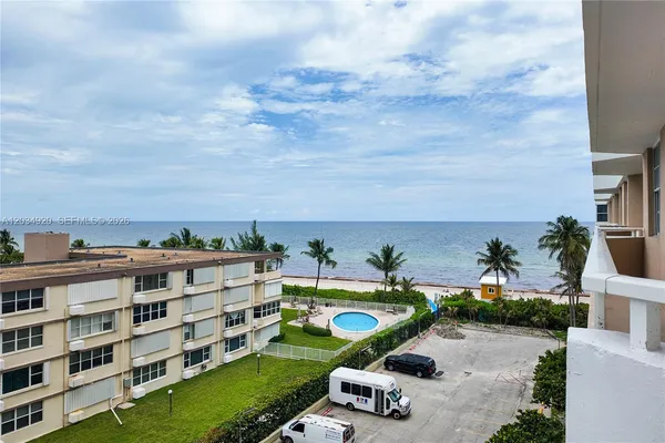$2,400 | 1950 South Ocean Drive, Unit 5B, Hallandale Beach, FL 33009