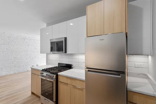 $2,100 | 1633 West Chase Avenue, Unit 1K, Chicago, IL 60626