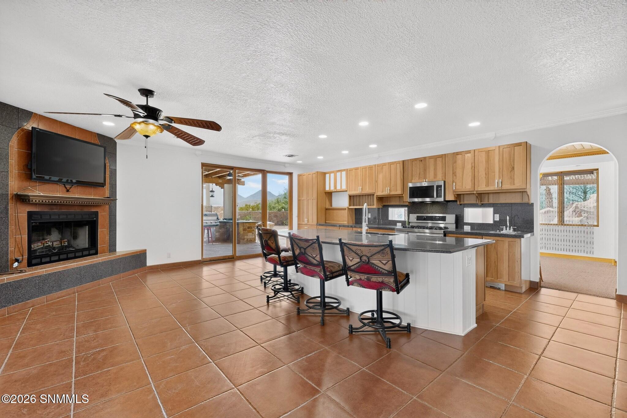 21998 Homestead Road Deming, NM 88030 - Photo 8 of 73 Kitchen