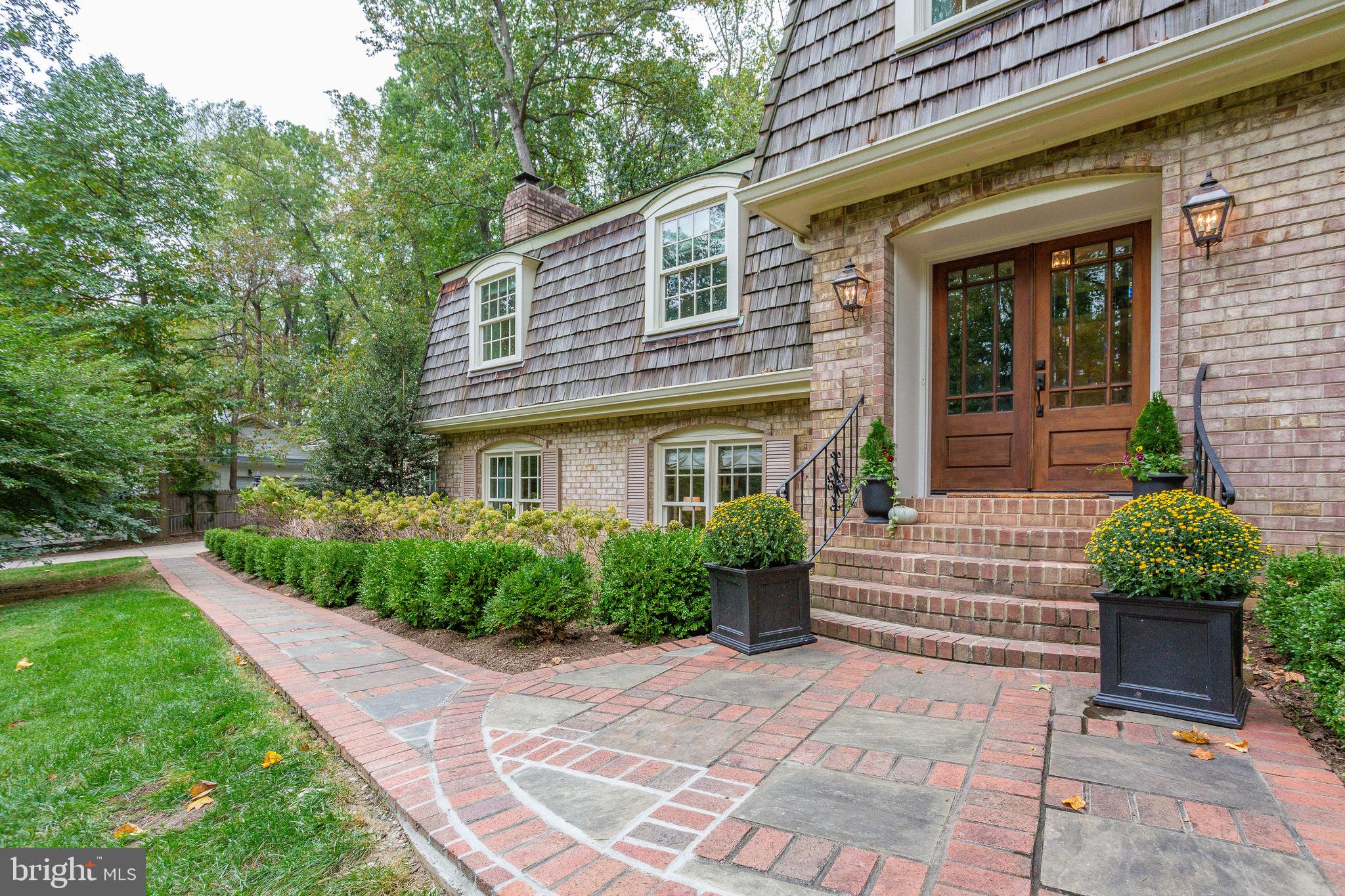 8458 Brook Road McLean, VA 22102 - Photo 4 of 77 Gallery Image 4