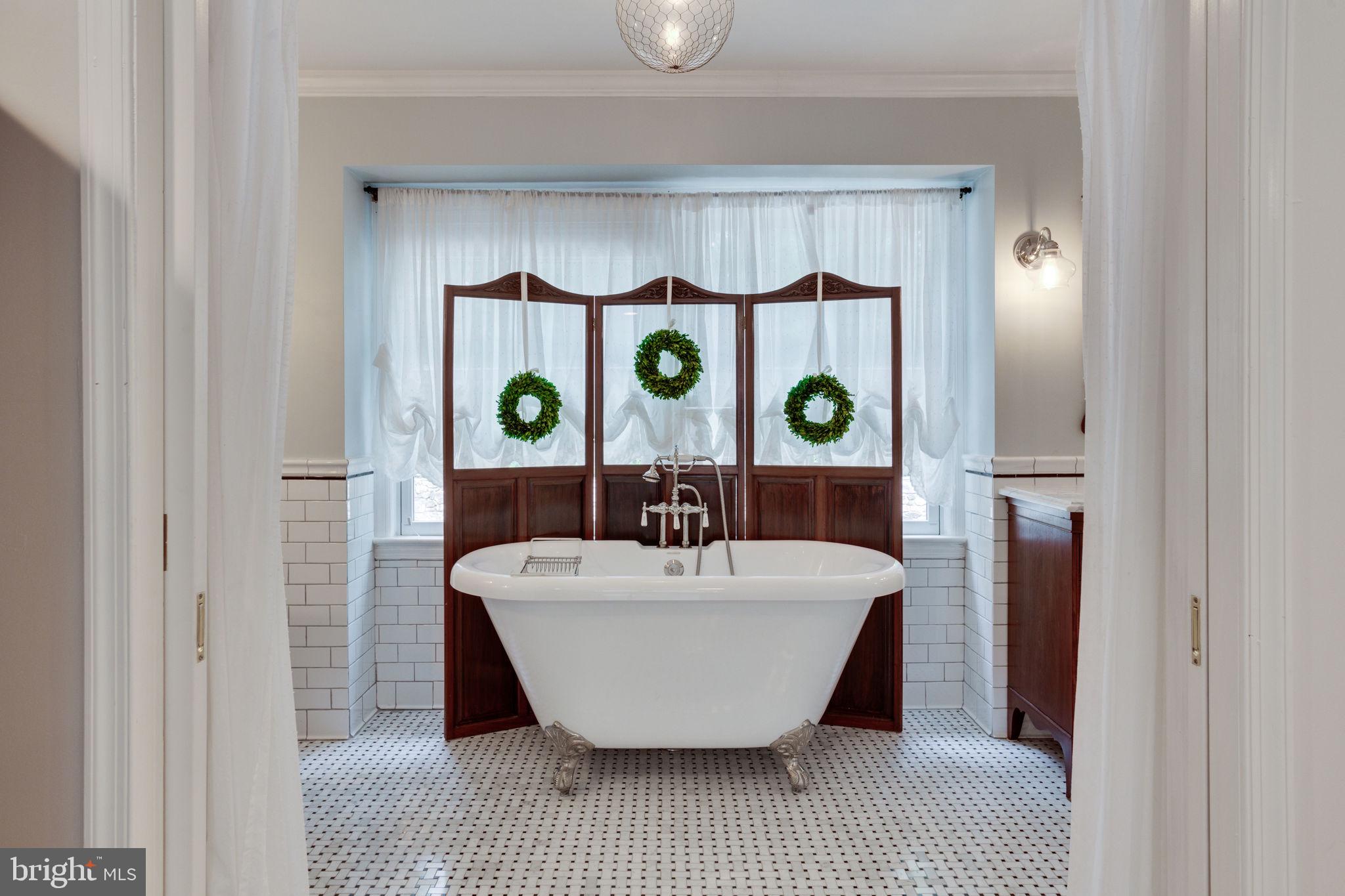 8458 Brook Road McLean, VA 22102 - Photo 42 of 77 Gallery Image 42