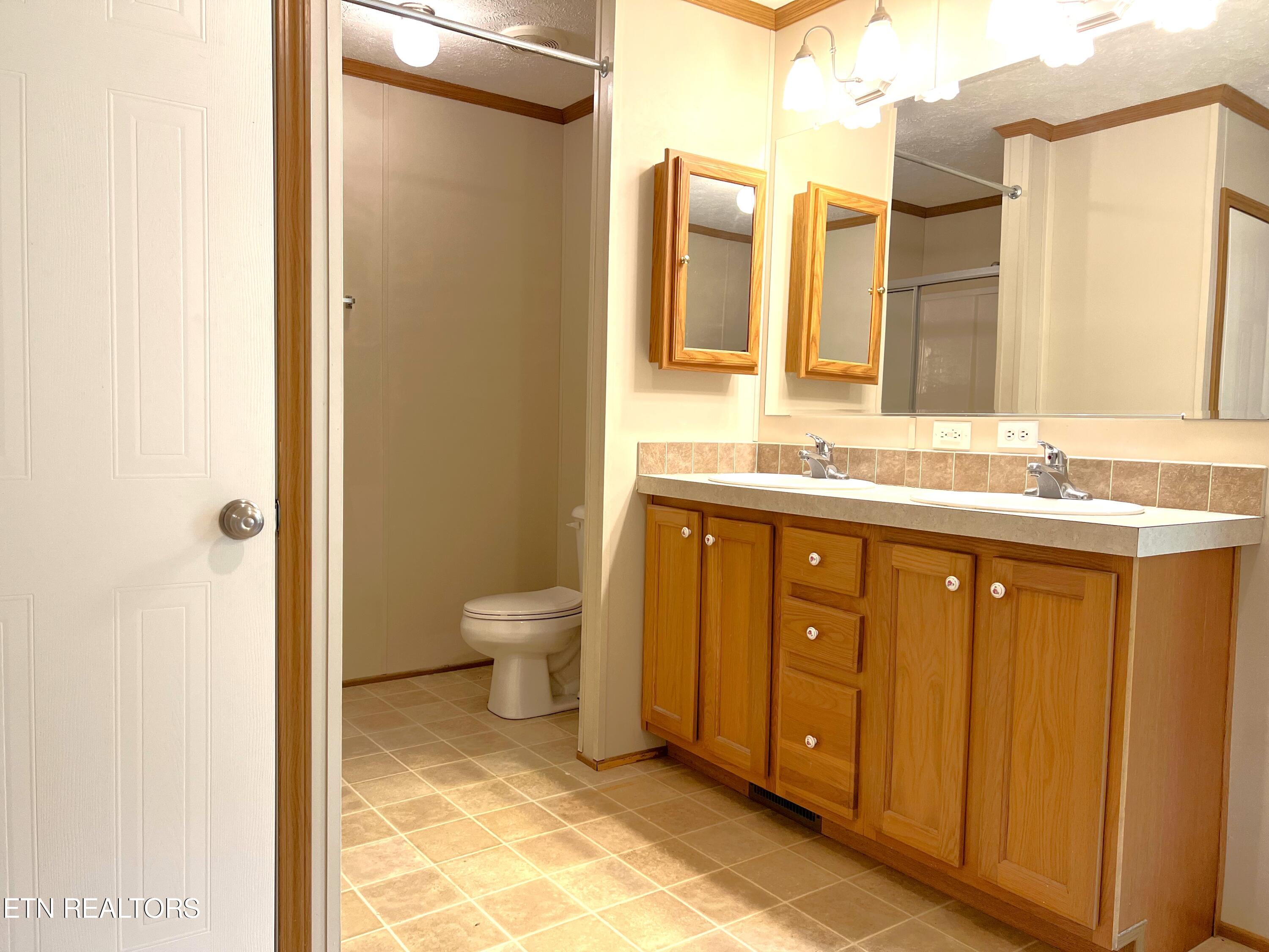 2012 Wayland Road Knoxville, TN 37914 - Photo 14 of 26 front12