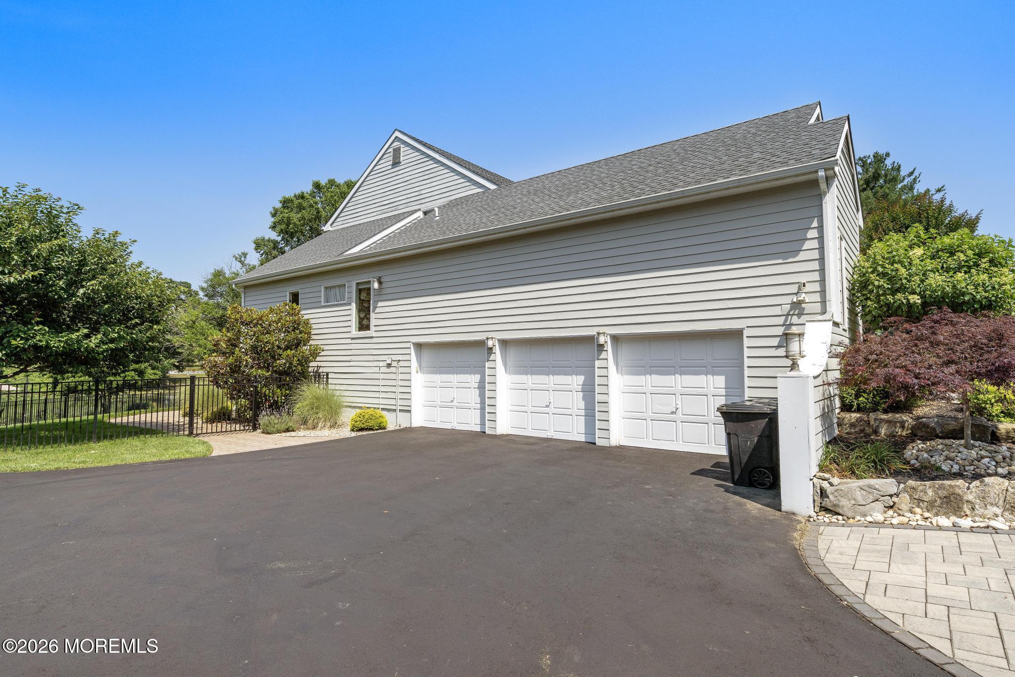 31 Highland Ridge Road Manalapan, NJ 07726 - Photo 7 of 47 31 Highland Ridge Rd (27)