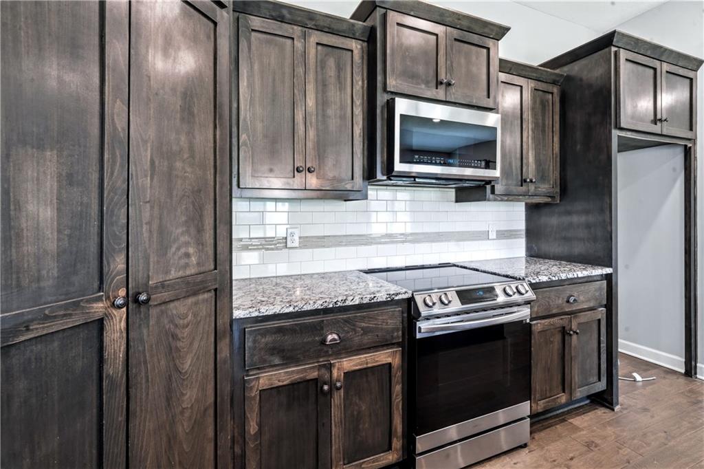 1829 Northeast Riley Drive Lee's Summit, MO 64086 - Photo 7 of 46