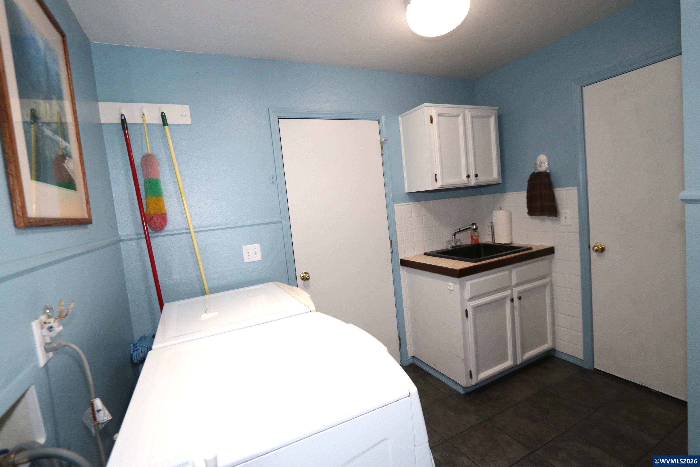 3345 Sample Road Falls City, OR 97344 - Photo 15 of 37 Gallery Image 15