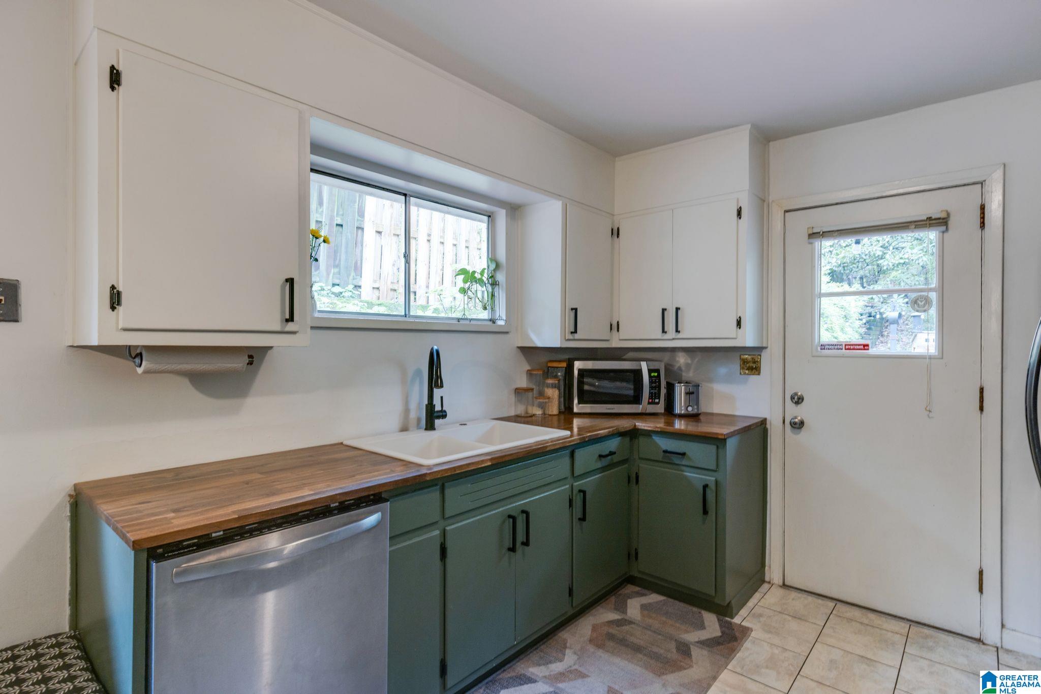 1082 Columbiana Road Birmingham, AL 35209 - Photo 13 of 32