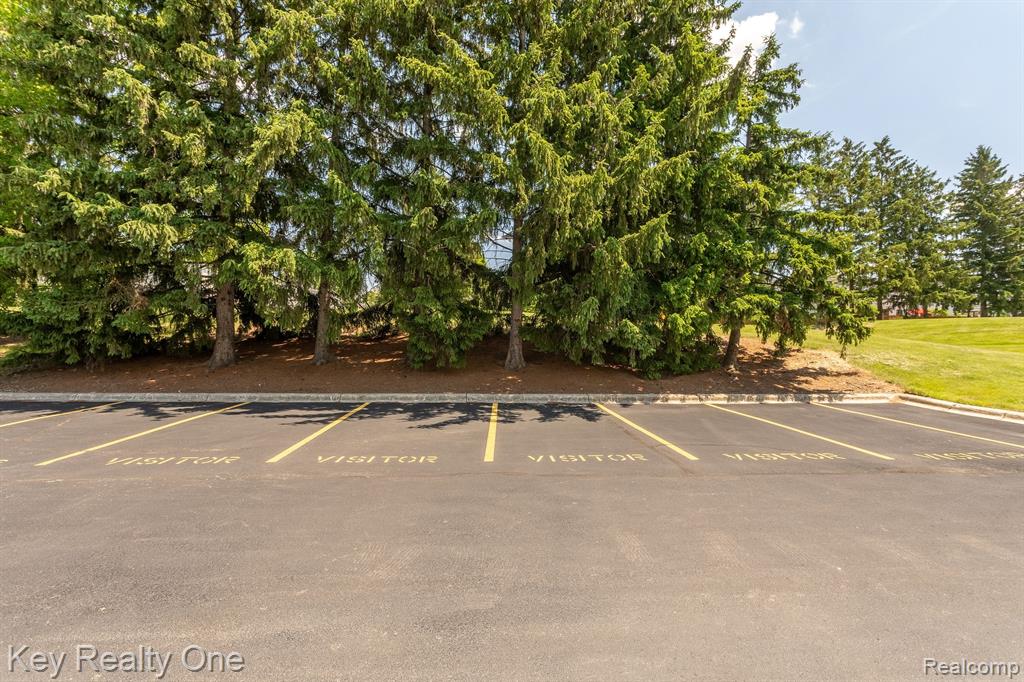 1050 Larson Court Rochester Hills, MI 48307 - Photo 20 of 34