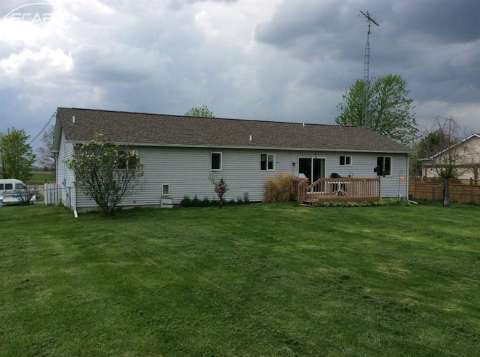 10349 Torrey Road Fenton, MI 48430 - Photo 11 of 12 20437575-10.JPG