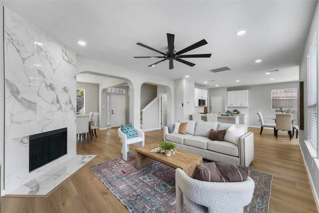6225 Bear Run Road The Colony, TX 75056 - Photo 3 of 28 Gallery Image 3