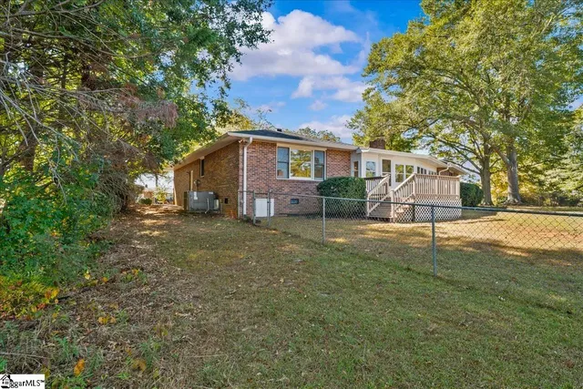 $320,000 | 204 Bristol Court, Anderson, SC 29625