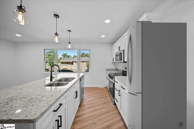 $320,000 | 204 Bristol Court, Anderson, SC 29625