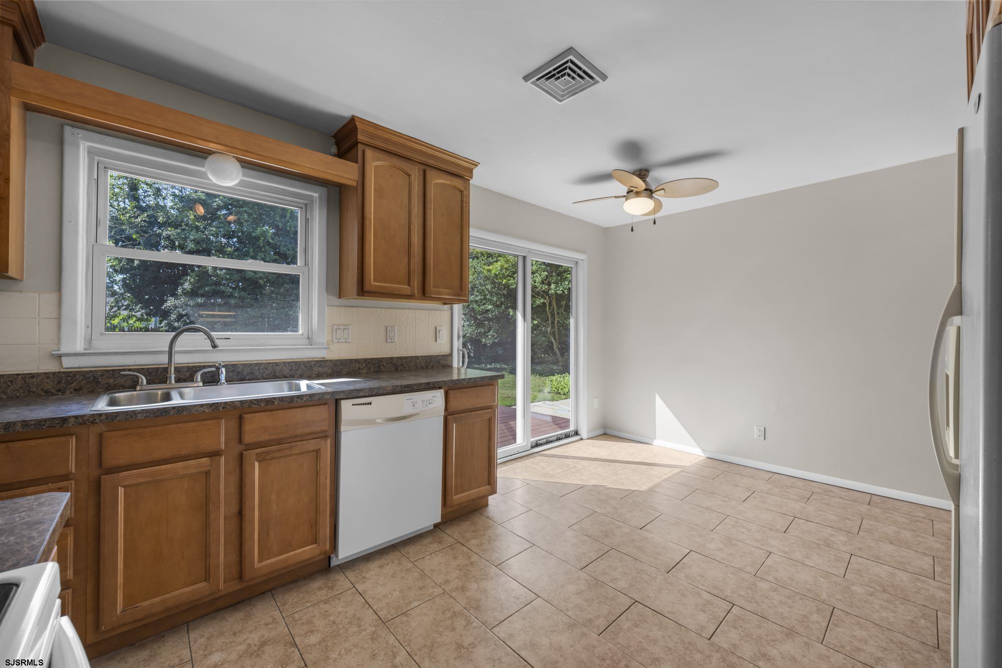 121 Osborne Road Somers Point, NJ 08244 - Photo 13 of 28
