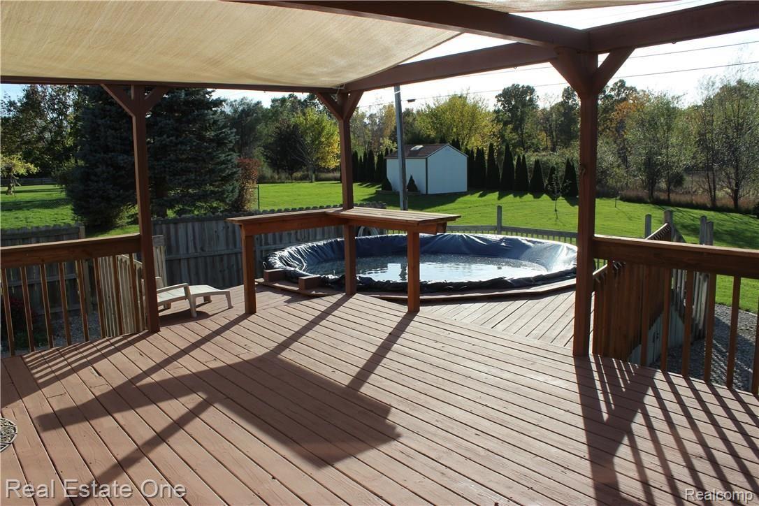 5417 Eagle Road Highland, MI 48356 - Photo 40 of 44 Lots of room to entertain