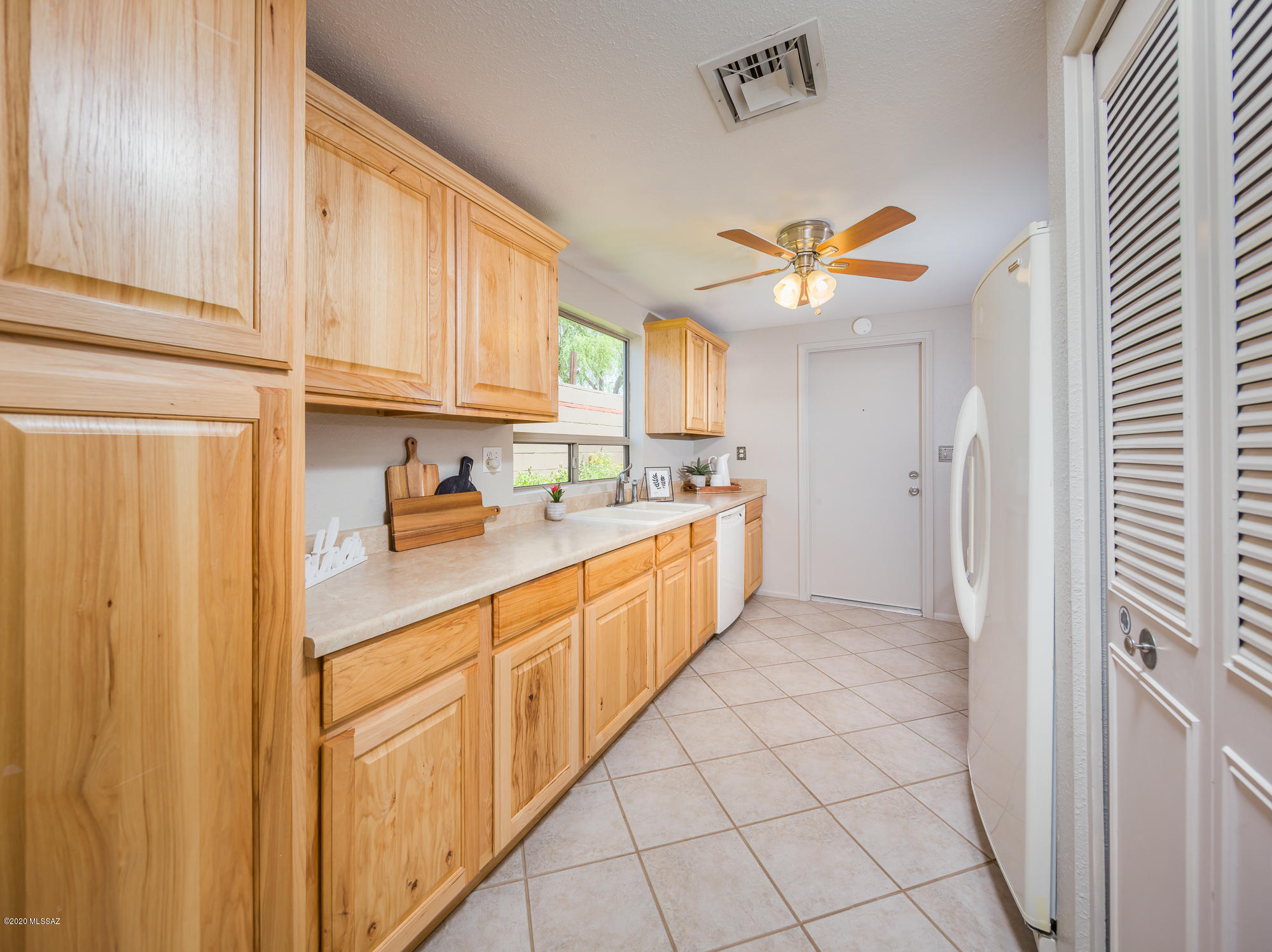 7571 North Juniper Road Tucson, AZ 85741 - Photo 12 of 28 Gallery Image 12