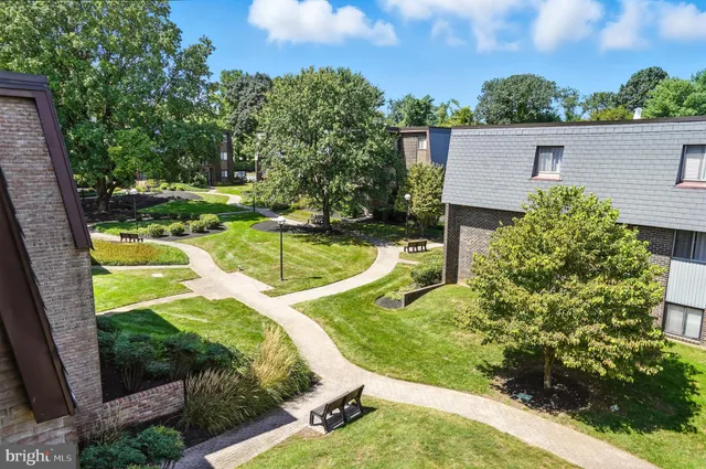 a bathroom with a bathtub and toilet