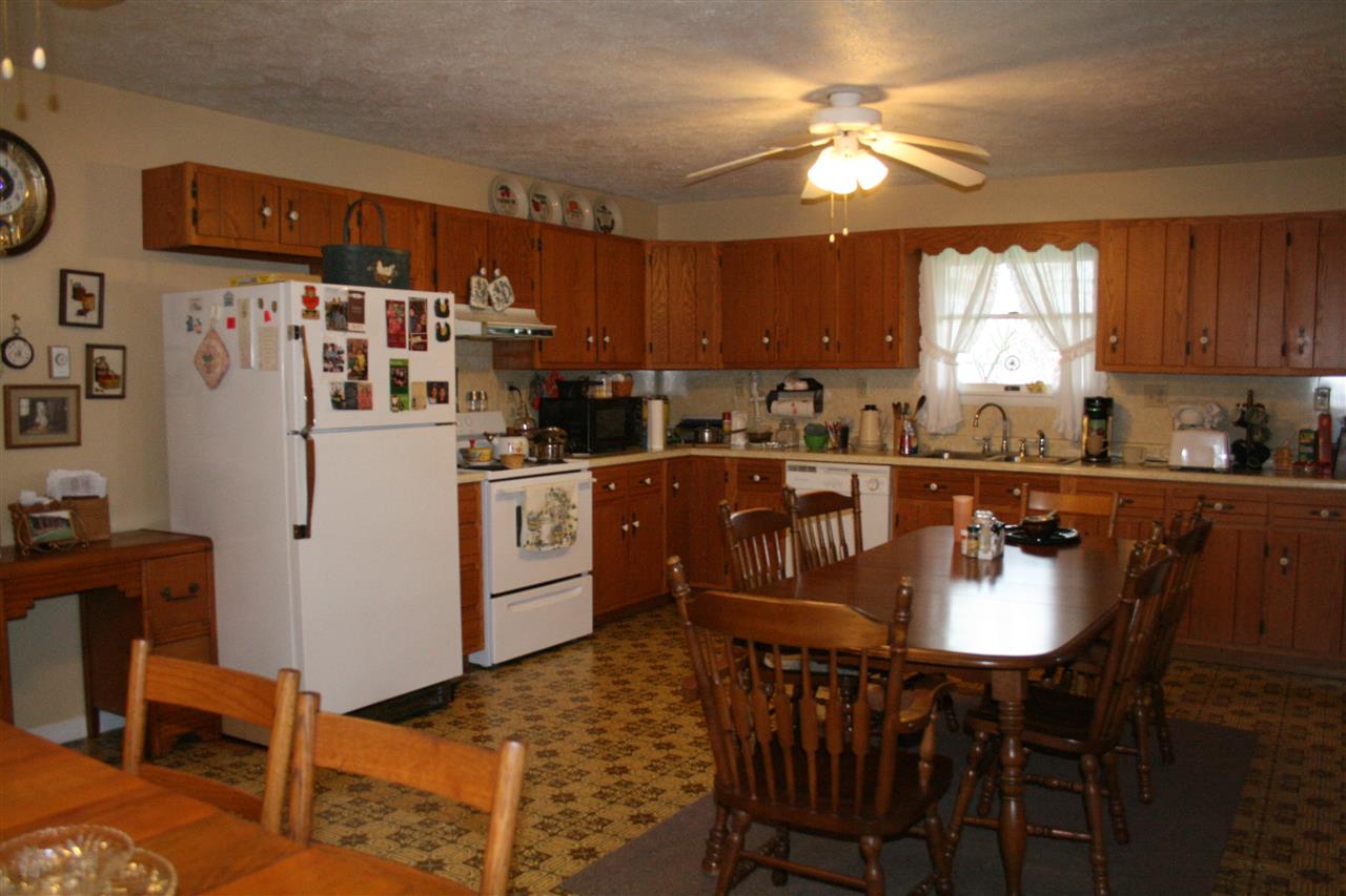 6458 Williams Road Bedford, IN 47421 - Photo 4 of 24