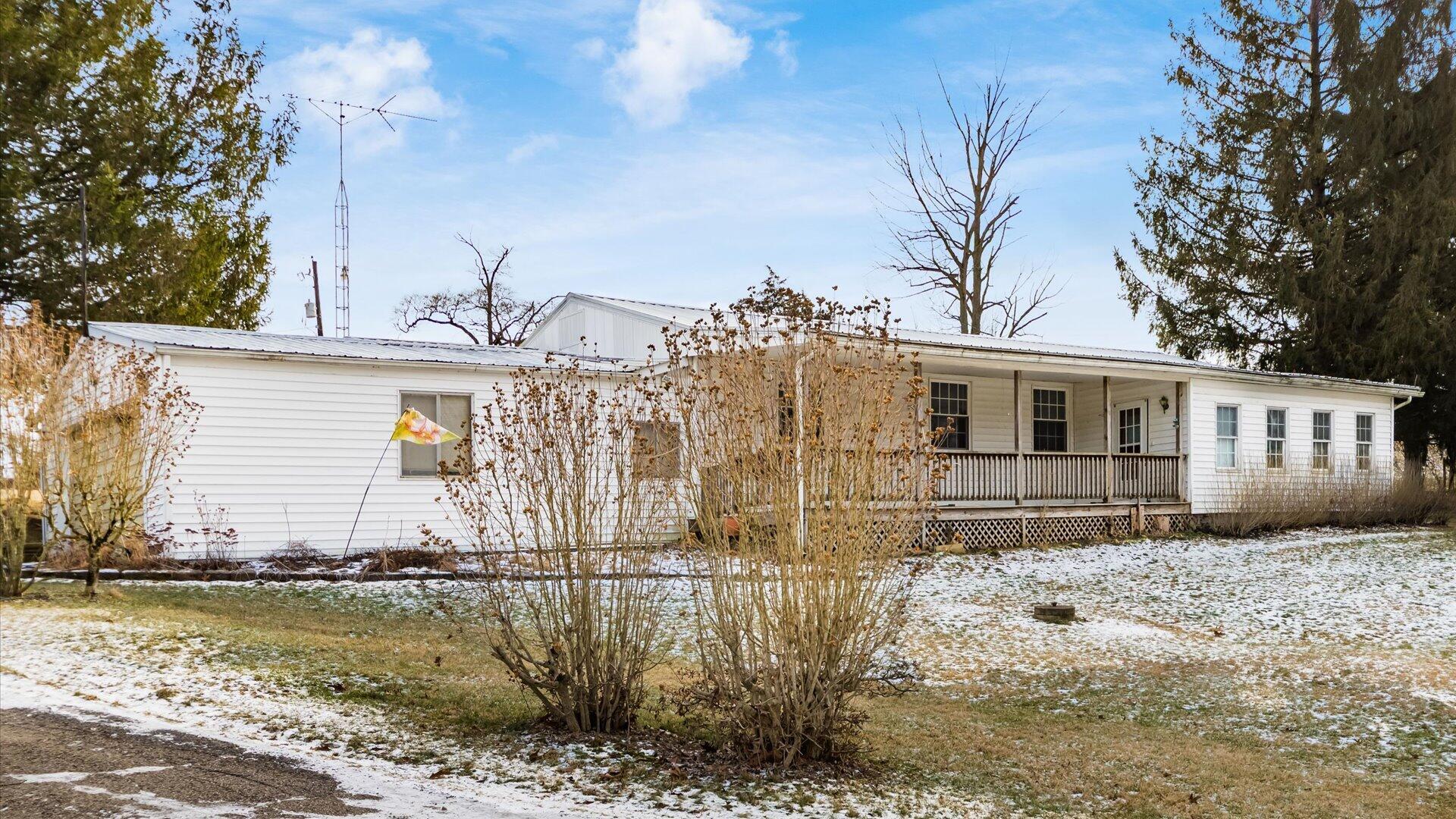 9390 Perryton Road Frazeysburg, OH 43822 - Photo 1 of 27 30-zj 9390 Perryton Rd109
