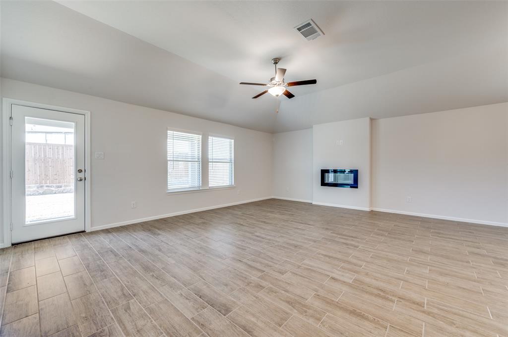6445 Auburn Dl Road Pilot Point, TX 76258 - Photo 12 of 25 Gallery Image 12