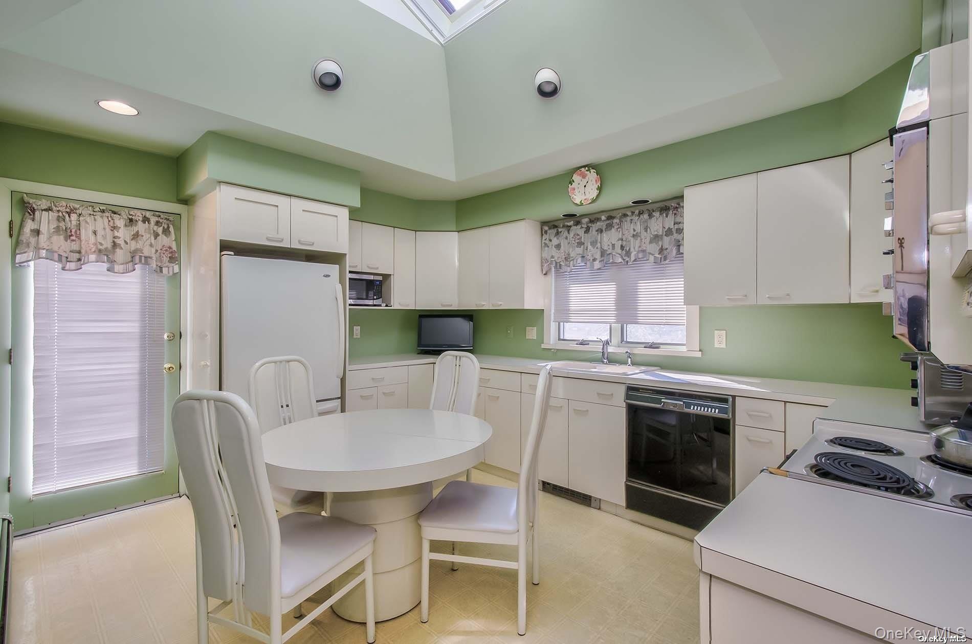 450 Lenox Road Huntington Station, NY 11746 - Photo 2 of 14
