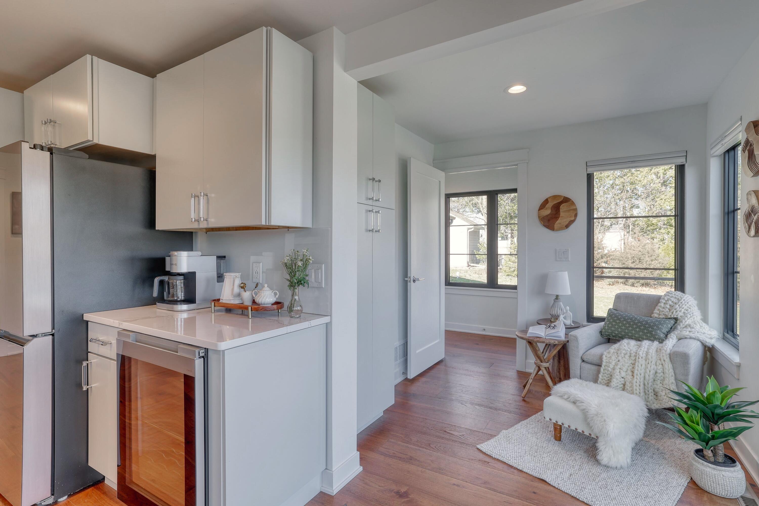 W345N5746 Rd G Oconomowoc, WI 53066 - Photo 24 of 64 Coffee & Beverage Center