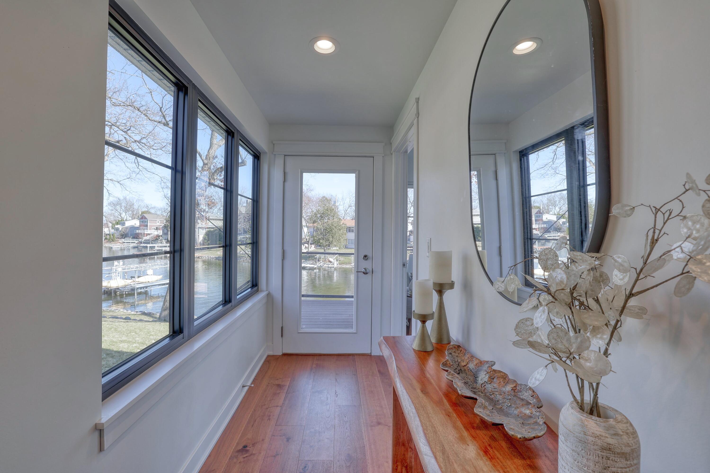 W345N5746 Rd G Oconomowoc, WI 53066 - Photo 28 of 64 Mudroom Entry