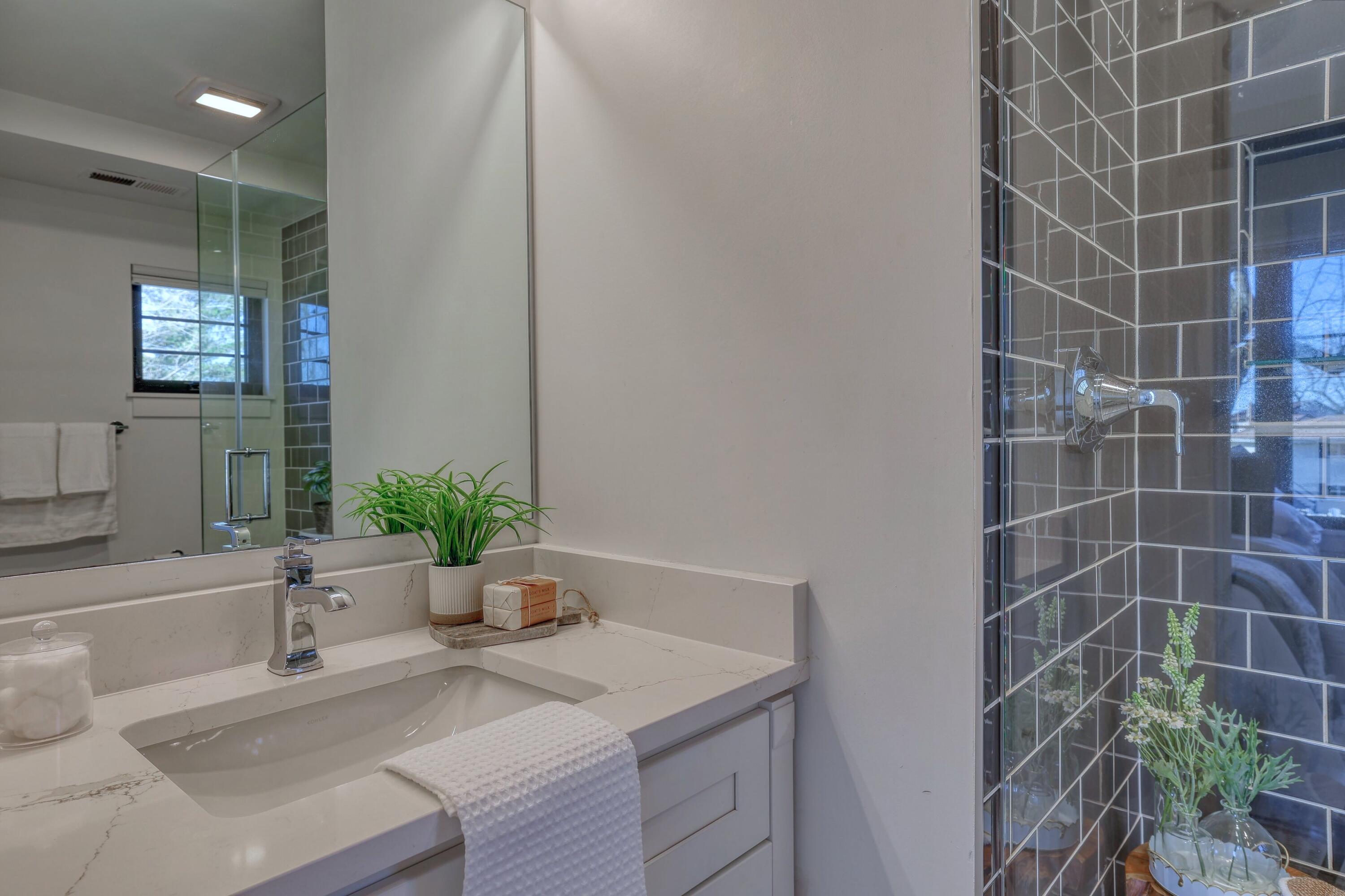 W345N5746 Rd G Oconomowoc, WI 53066 - Photo 39 of 64 Master Bathroom-Quartz Counter