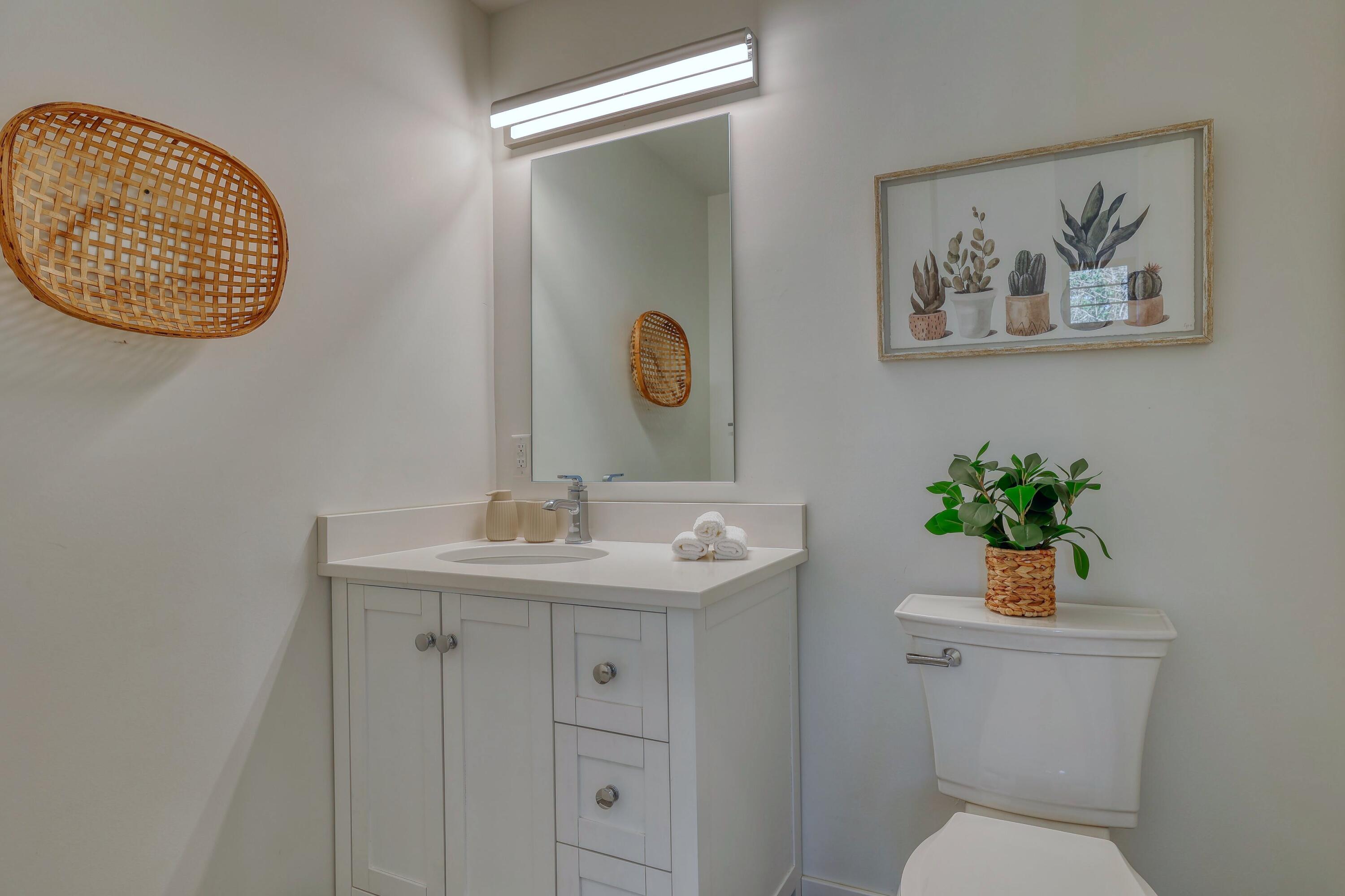 W345N5746 Rd G Oconomowoc, WI 53066 - Photo 43 of 64 1/2 Bath Upper