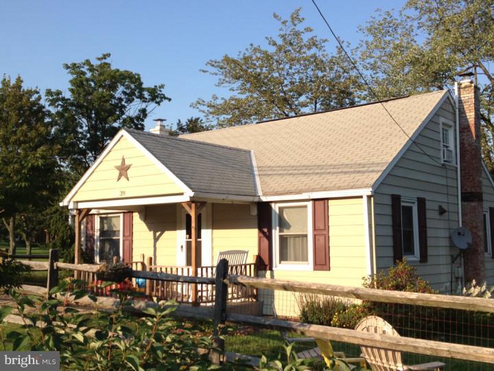39 Antietam Road Temple, PA 19560 - Photo 1 of 24