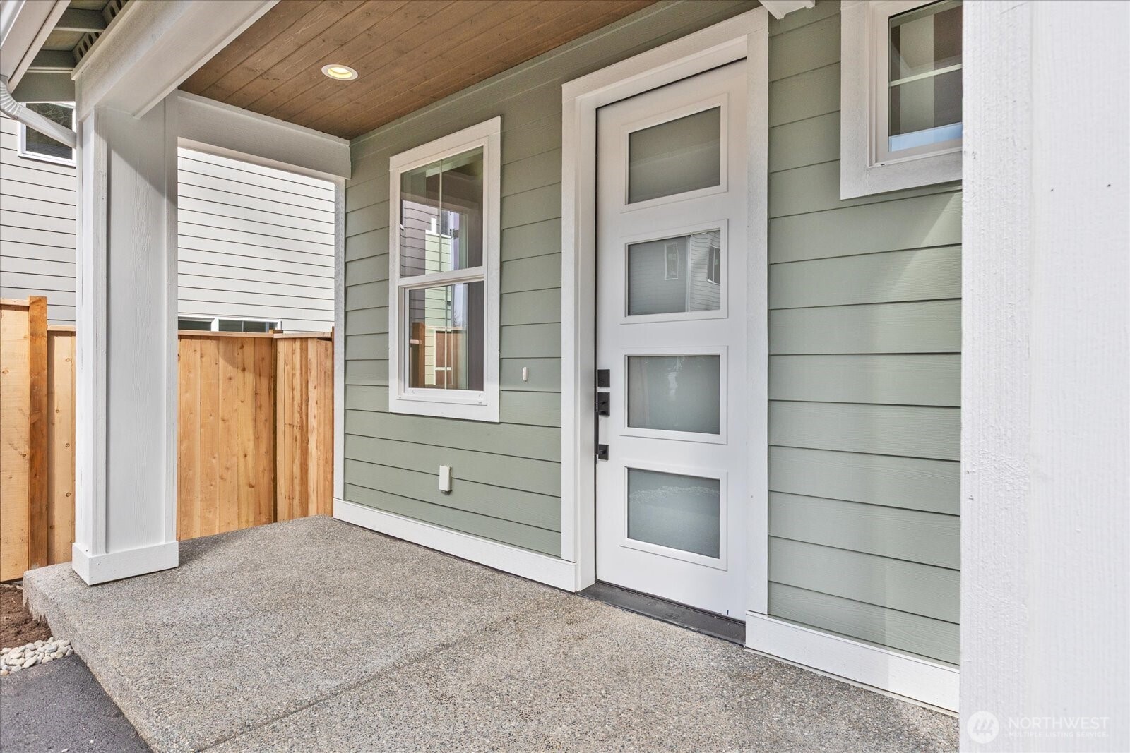3502 Alaska Road, Unit B Brier, WA 98036 - Photo 4 of 30